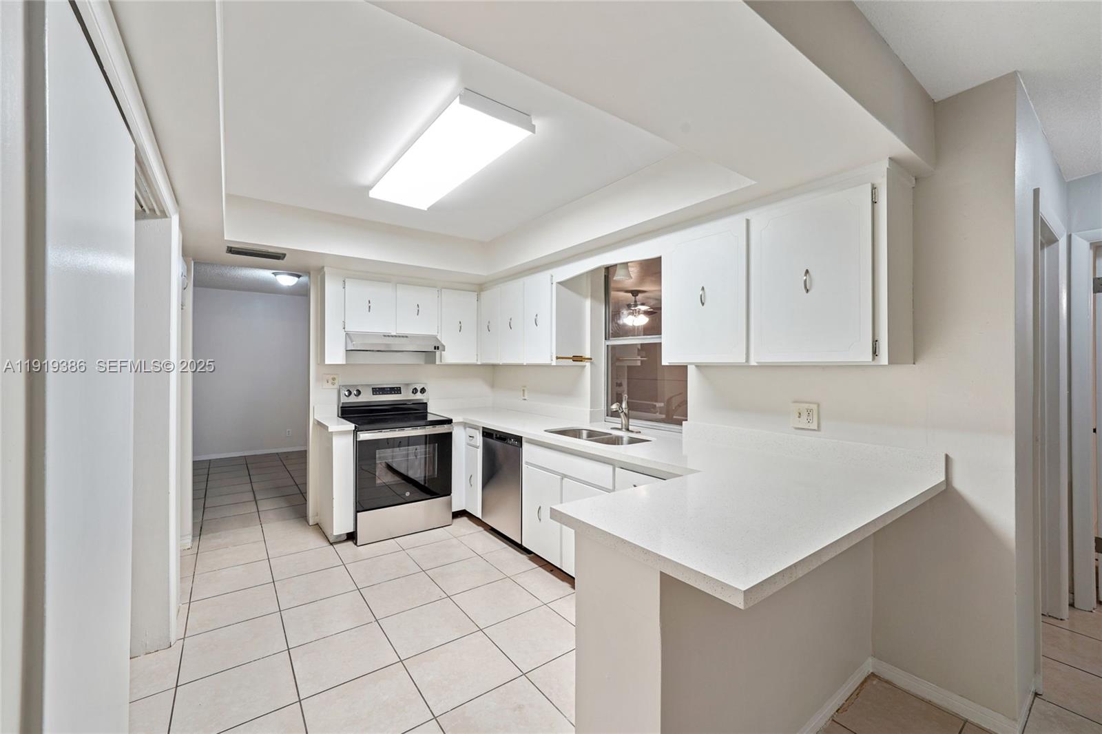 7315 Allen Dr Hollywood, FL 33024