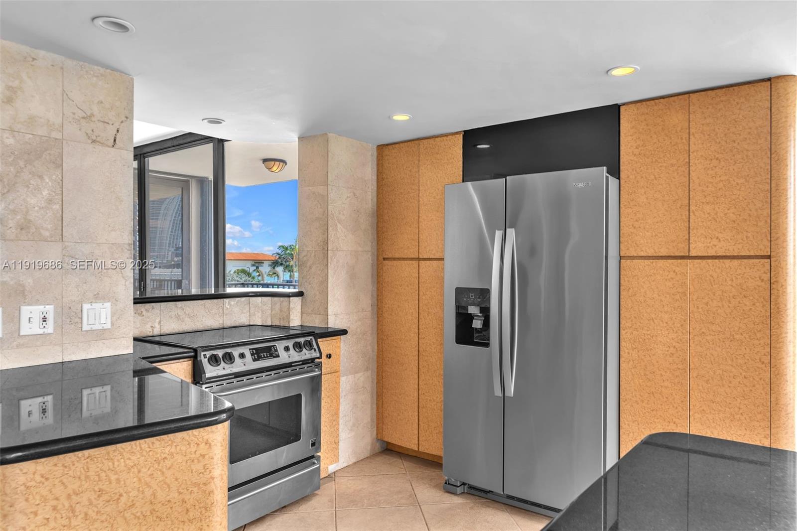 801 N Venetian Dr #208 Miami Beach, FL 33139