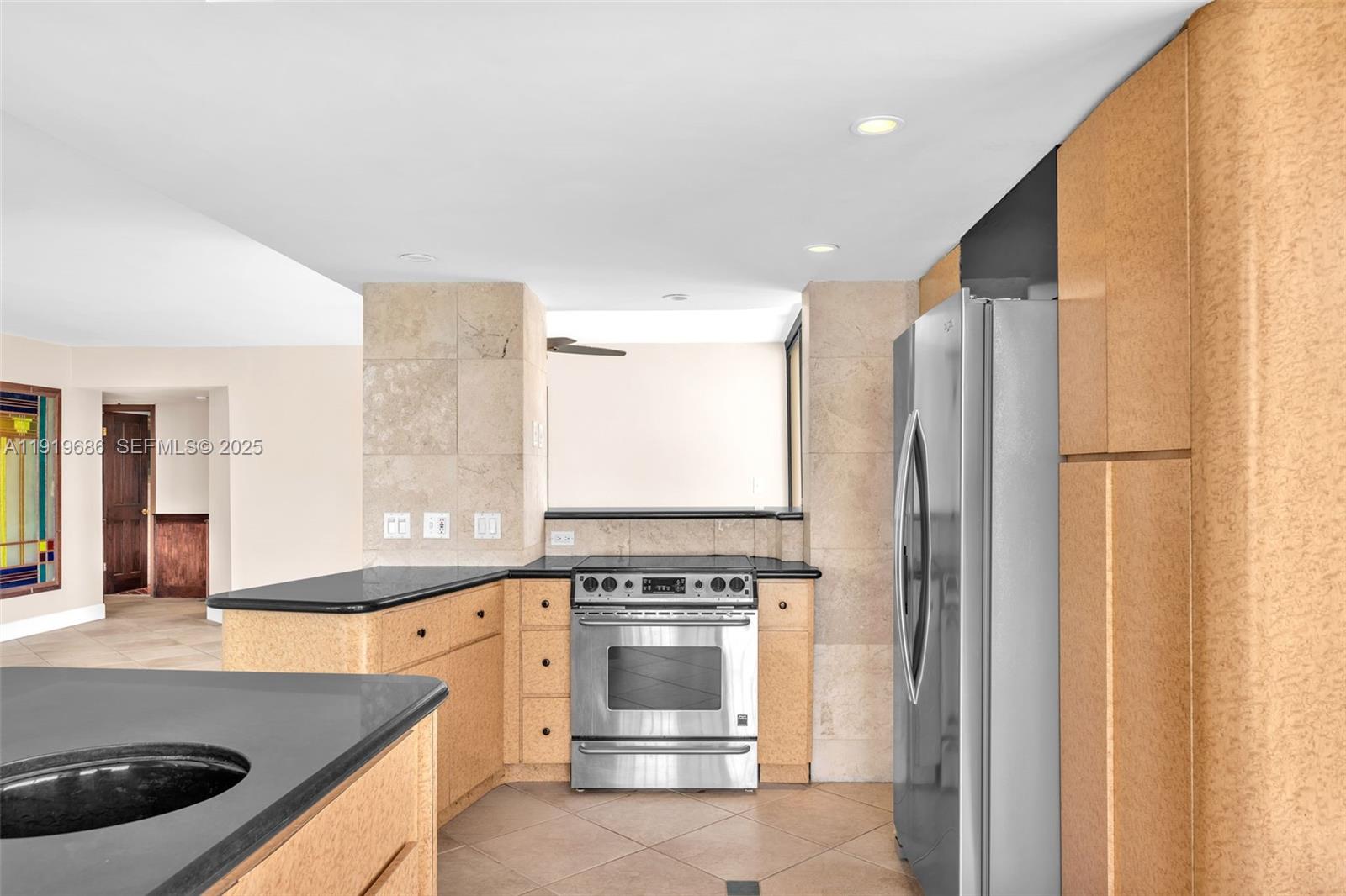 801 N Venetian Dr #208 Miami Beach, FL 33139