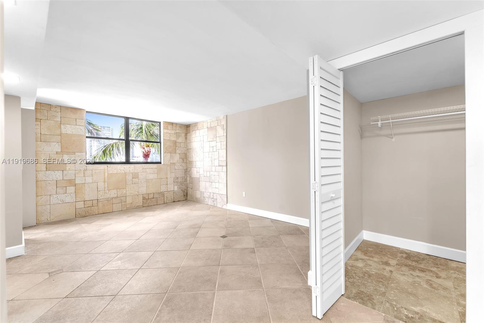 801 N Venetian Dr #208 Miami Beach, FL 33139