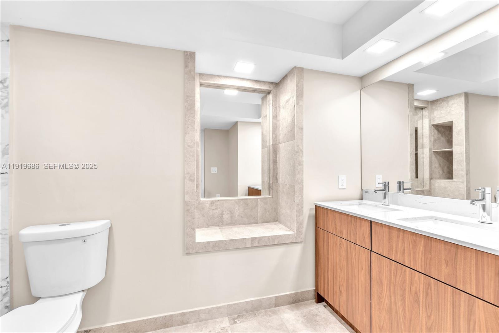 801 N Venetian Dr #208 Miami Beach, FL 33139