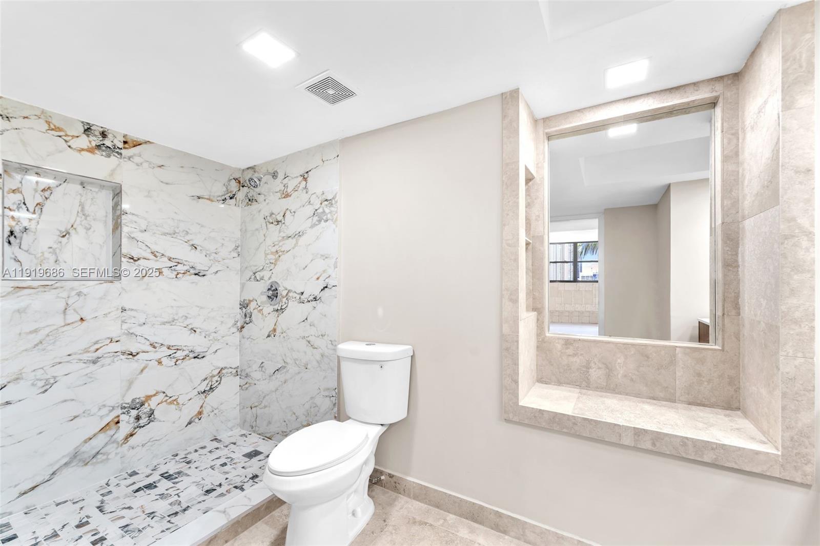 801 N Venetian Dr #208 Miami Beach, FL 33139