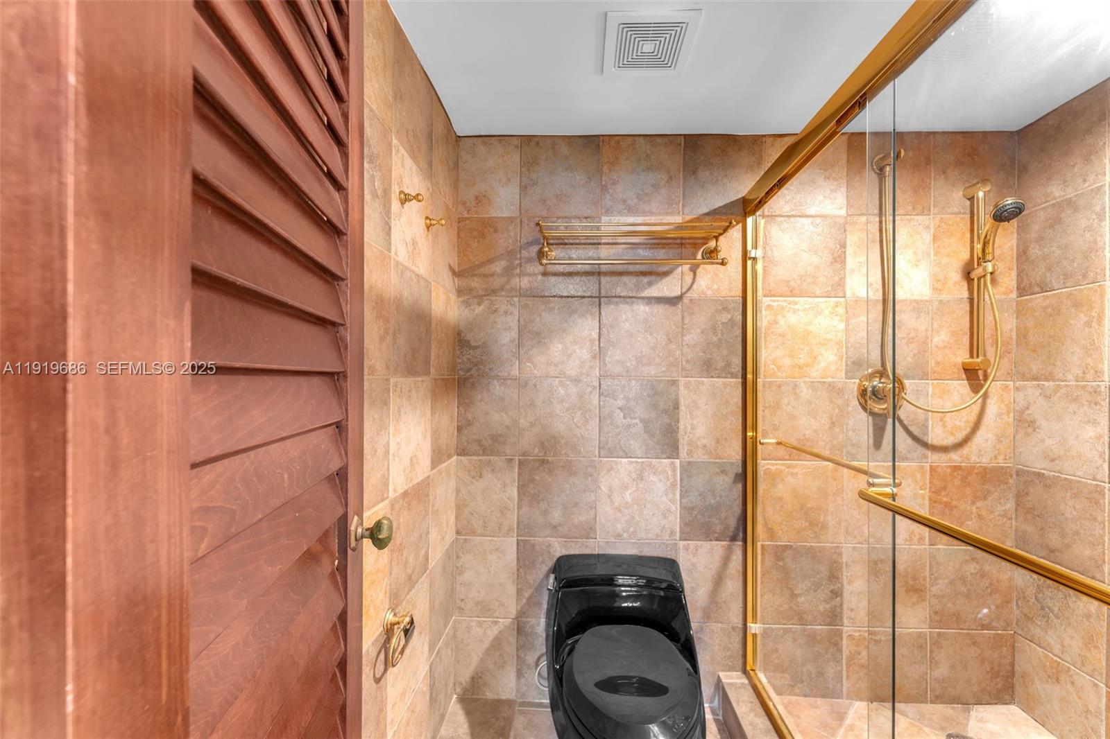 801 N Venetian Dr #208 Miami Beach, FL 33139