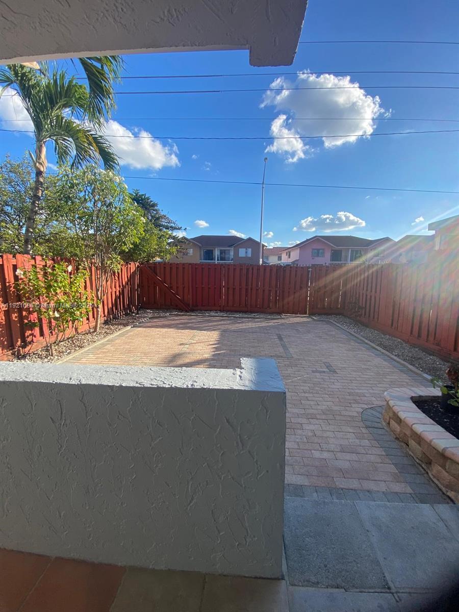 1725 W 60th St #F128