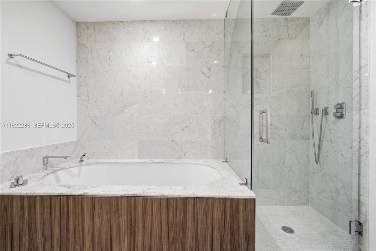 image Brickell Flatiron Condo21