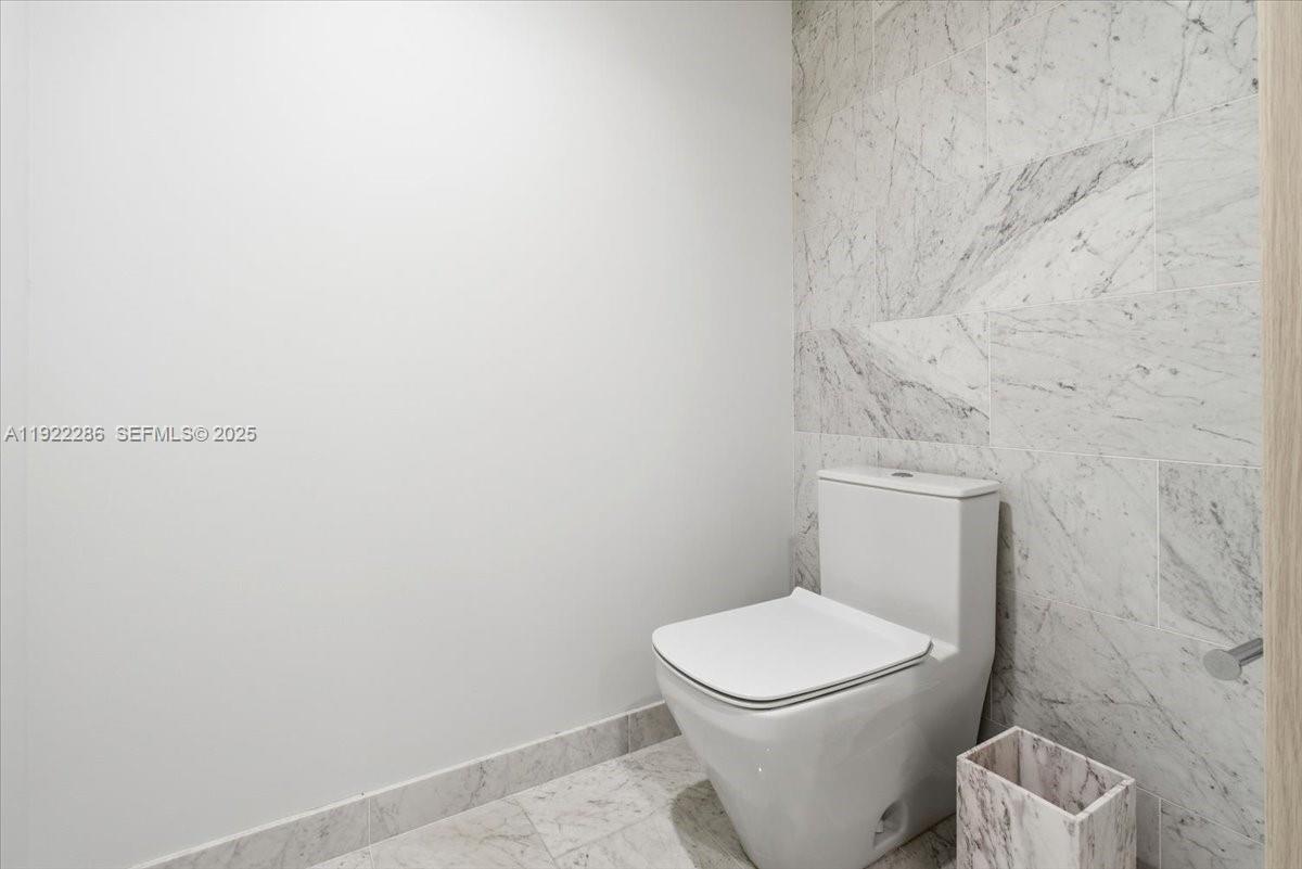 image Brickell Flatiron Condo25