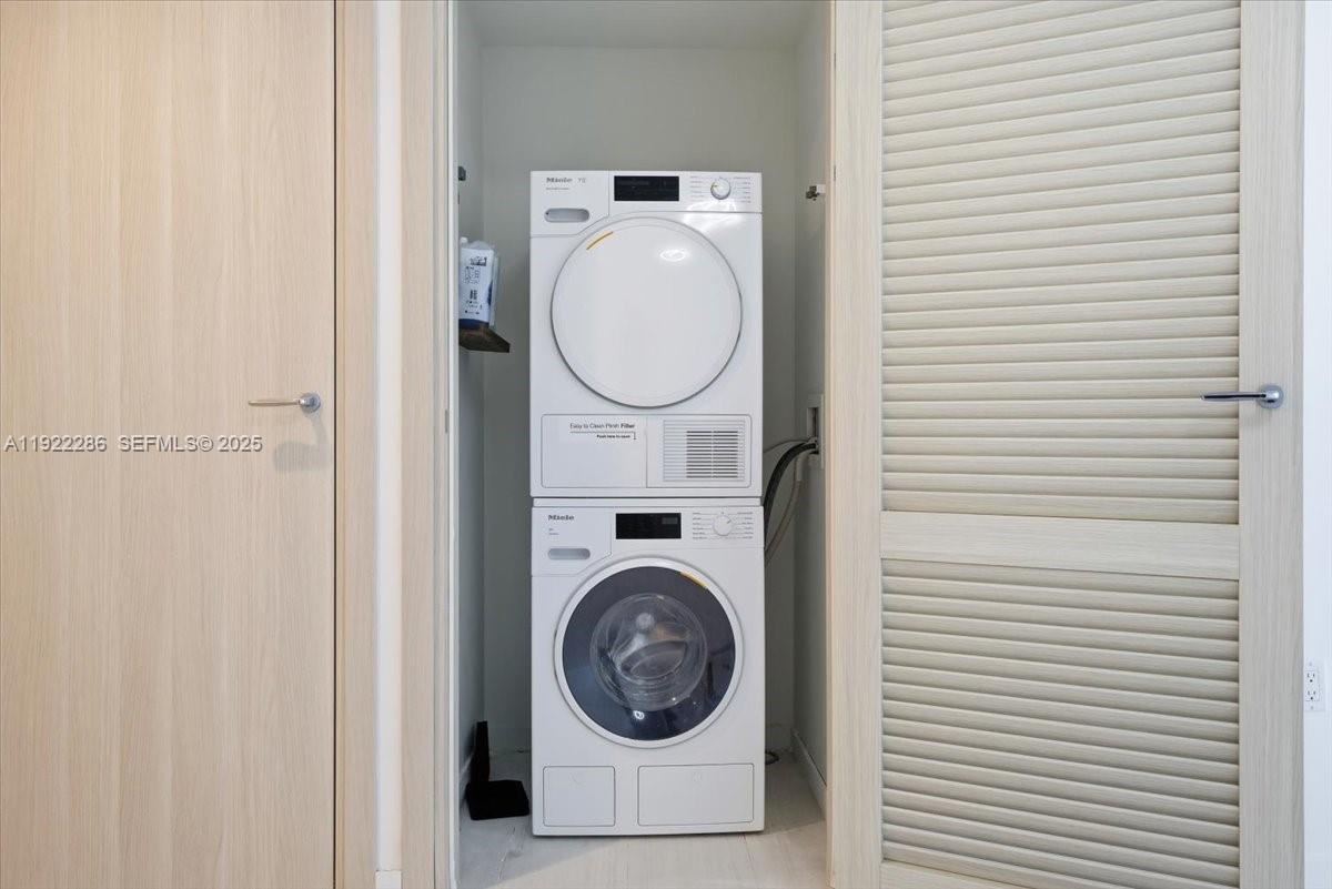 image Brickell Flatiron Condo28