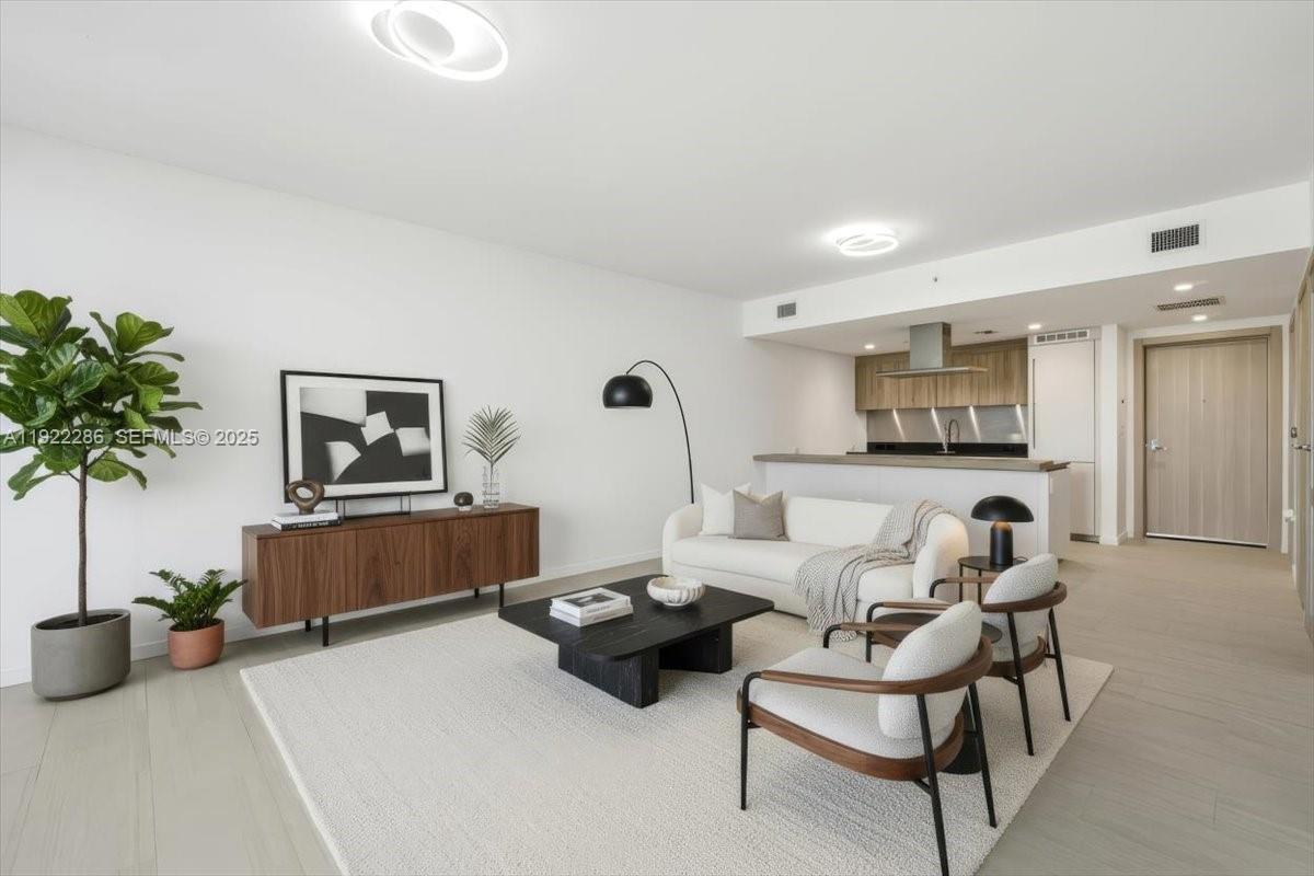 image Brickell Flatiron Condo32