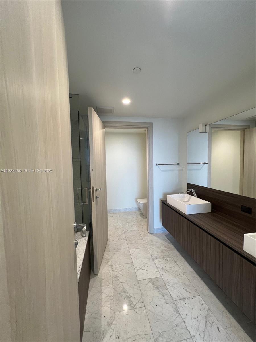 1000 Brickell Plz #3211 Miami, FL 33131