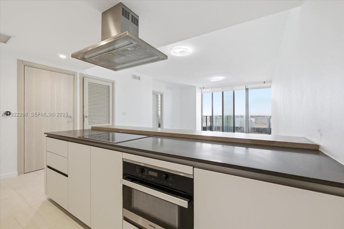 image Brickell Flatiron Condo50