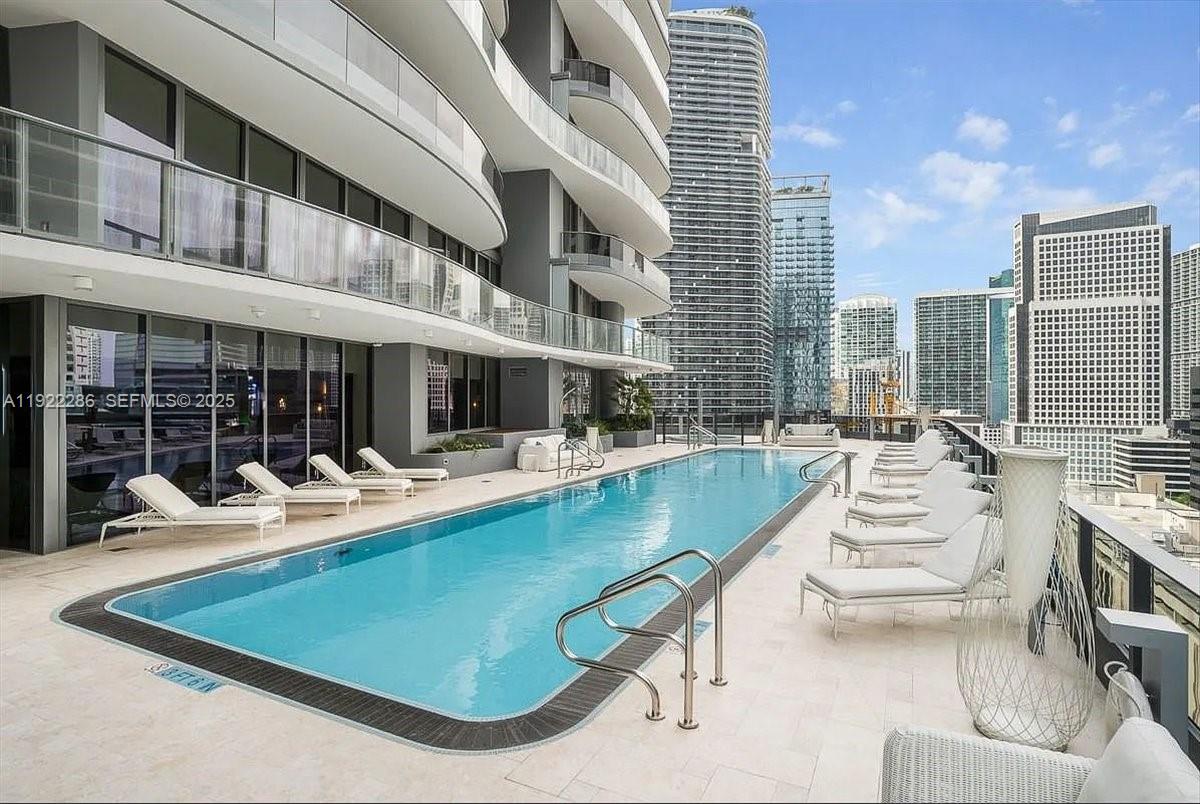 image Brickell Flatiron Condo52