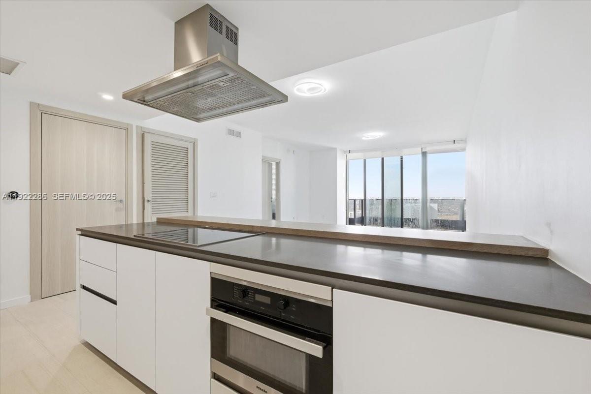 image Brickell Flatiron Condo76