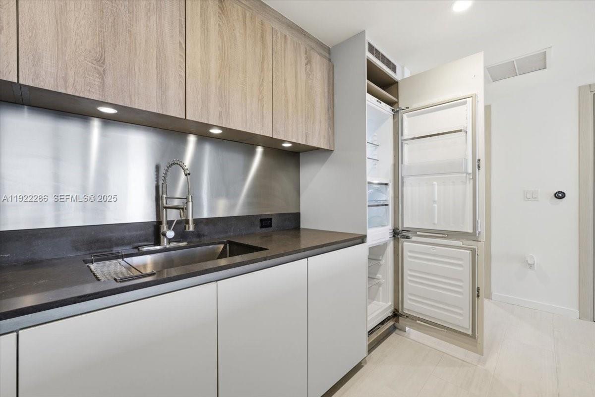 image Brickell Flatiron Condo77