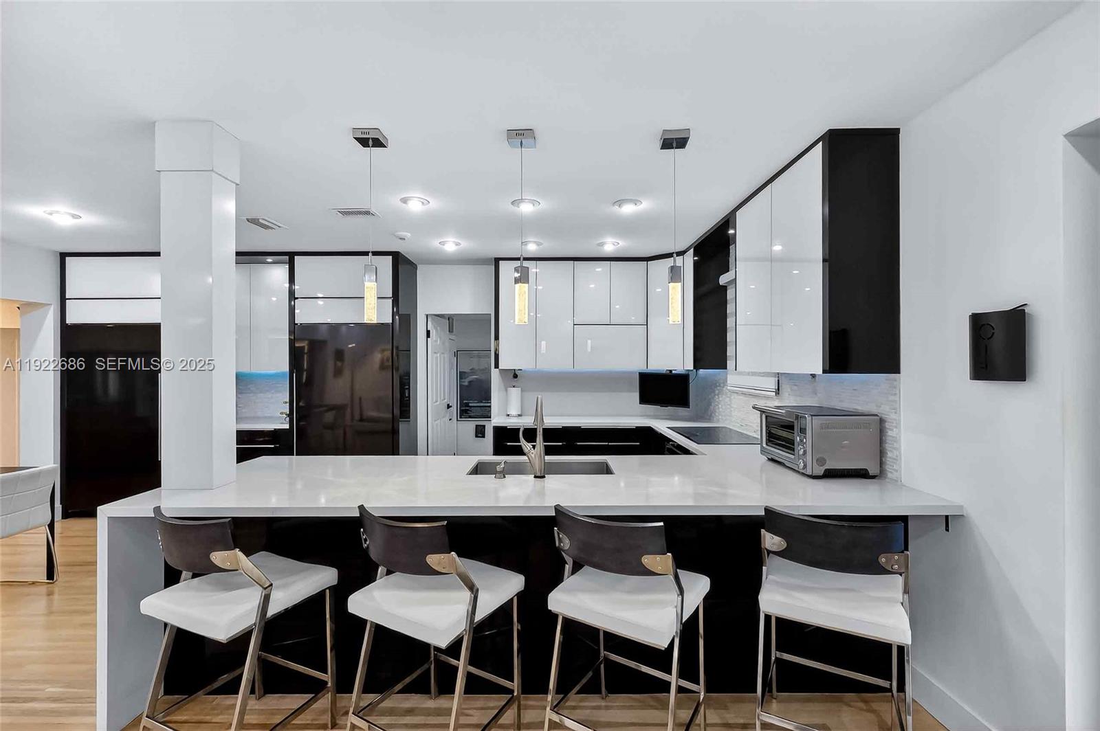 7724 Hawthorne Ave Miami Beach, FL 33141