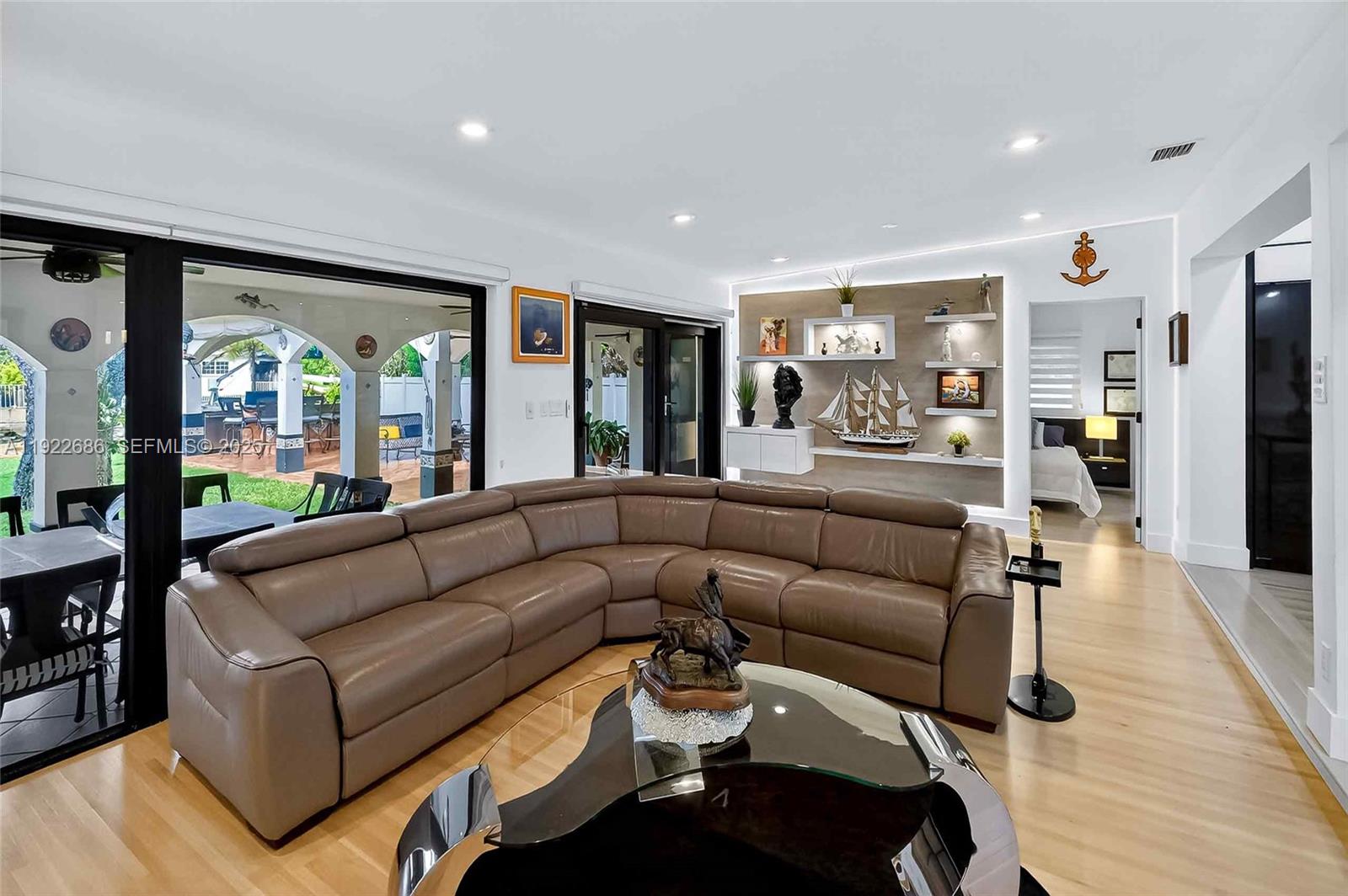 7724 Hawthorne Ave Miami Beach, FL 33141