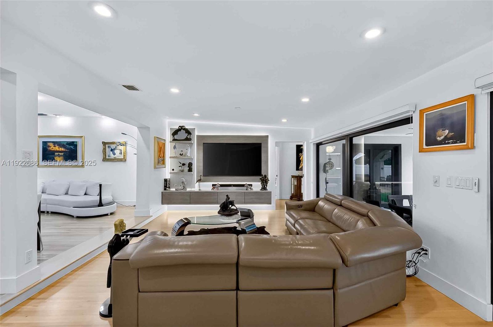 7724 Hawthorne Ave Miami Beach, FL 33141