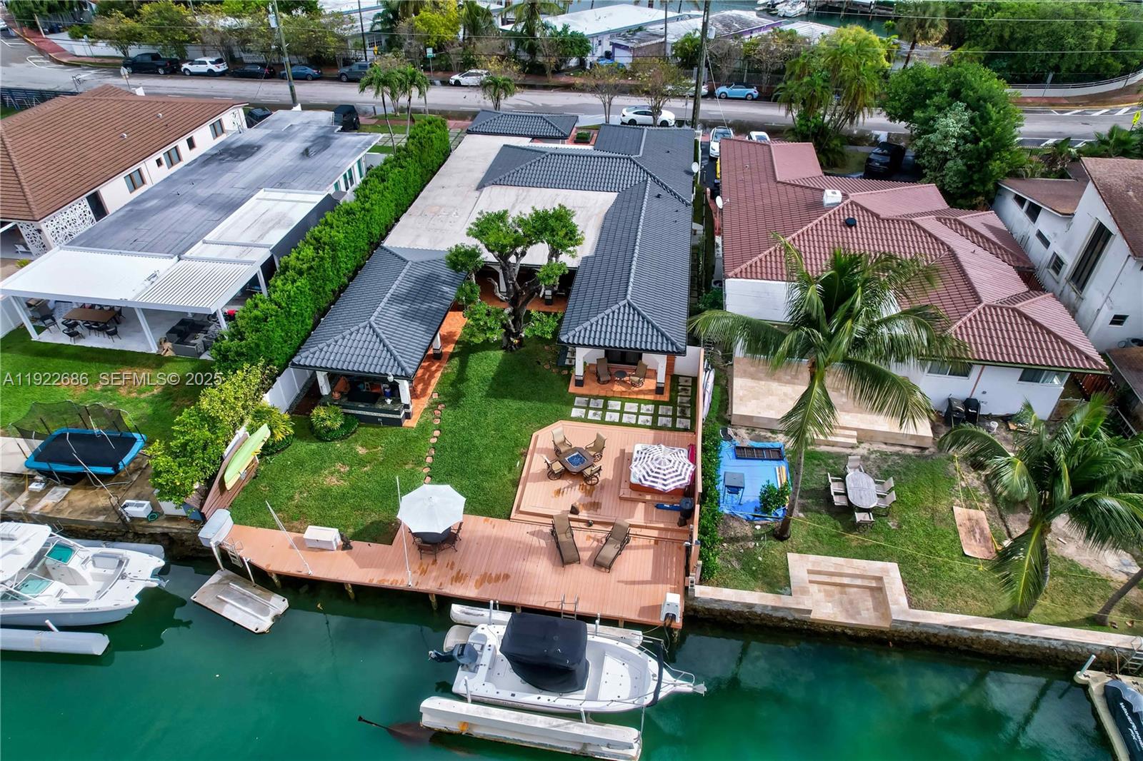 7724 Hawthorne Ave Miami Beach, FL 33141