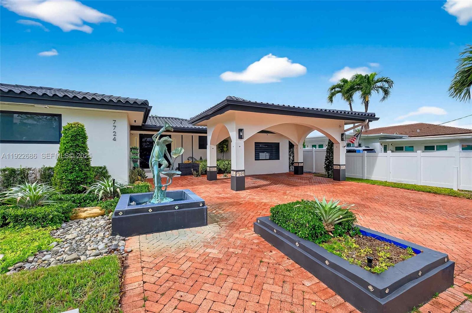 7724 Hawthorne Ave Miami Beach, FL 33141