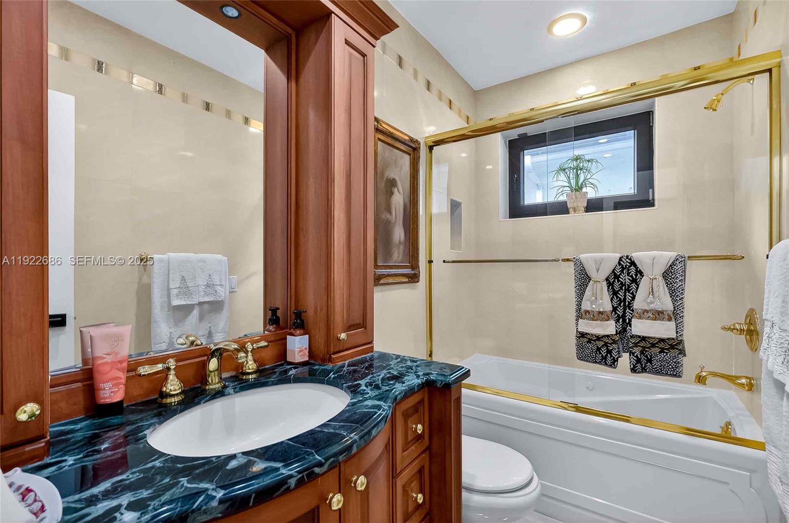 7724 Hawthorne Ave Miami Beach, FL 33141