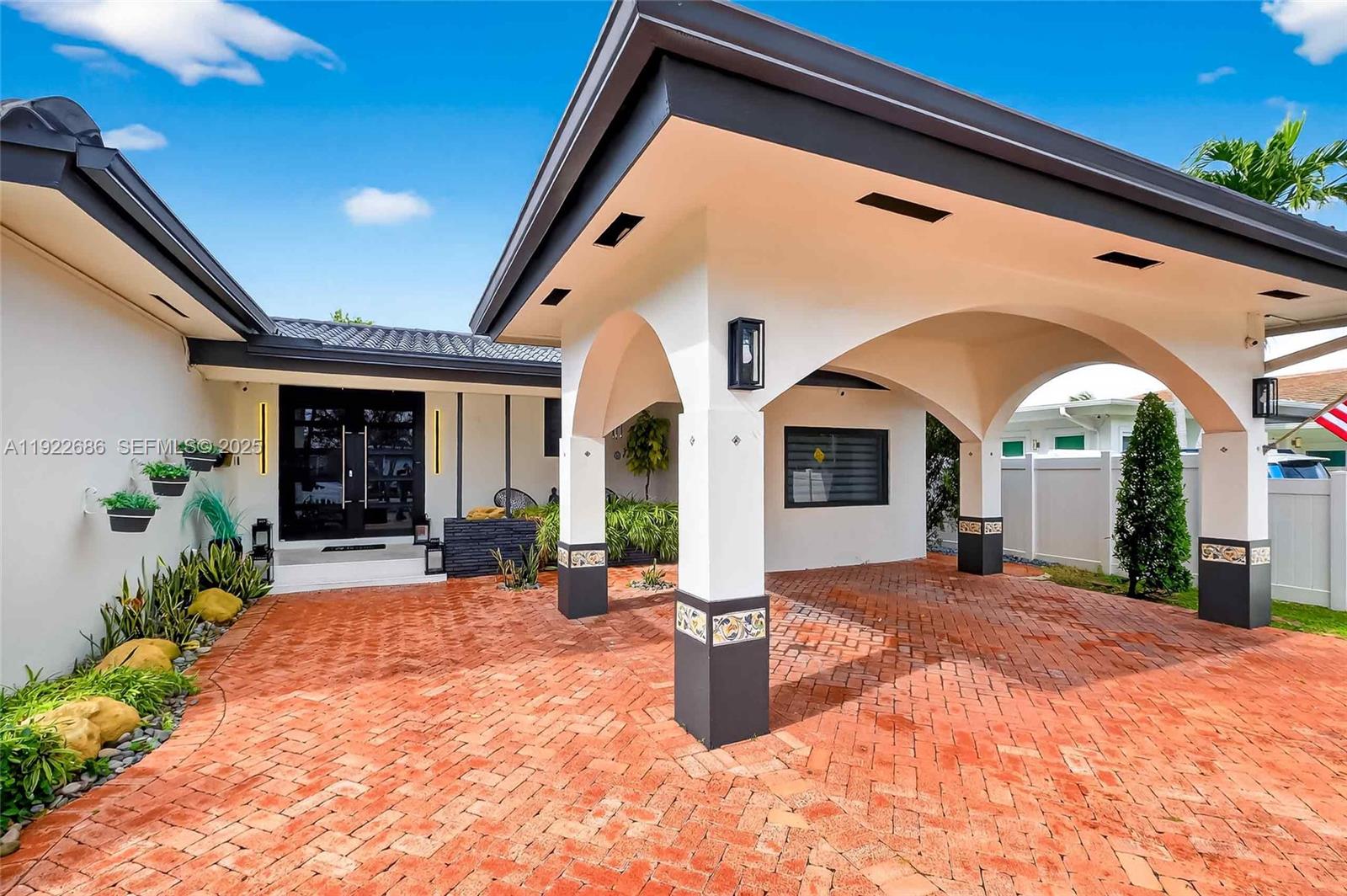 7724 Hawthorne Ave Miami Beach, FL 33141