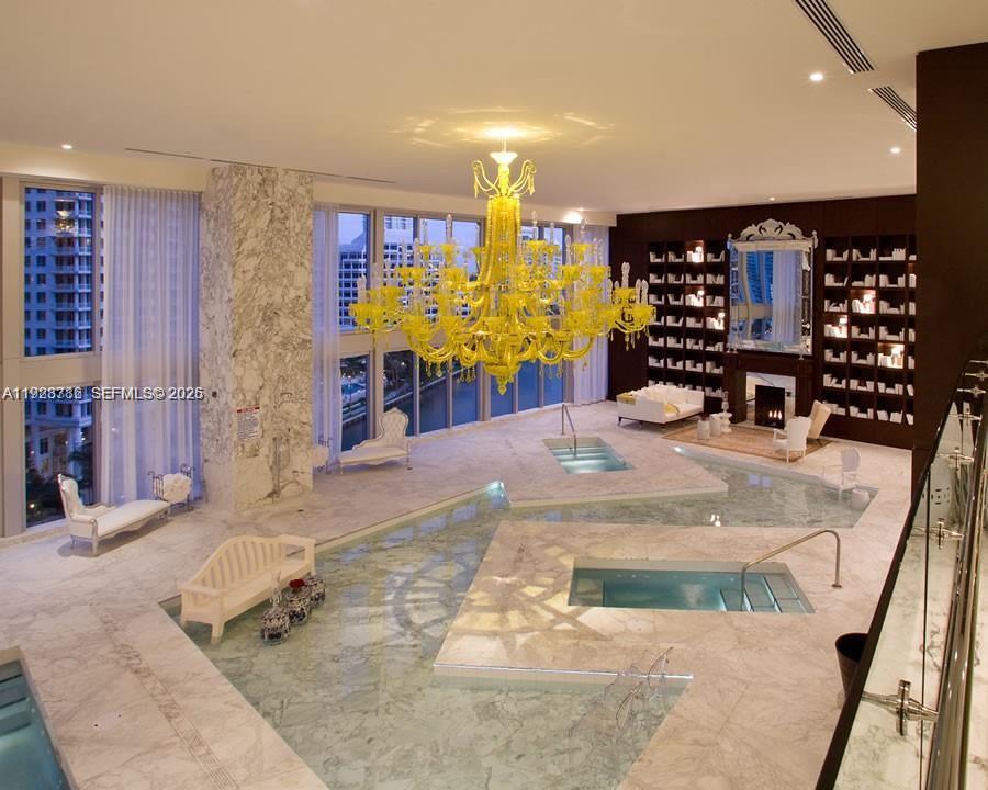 image Icon Brickell III (W Miami)25