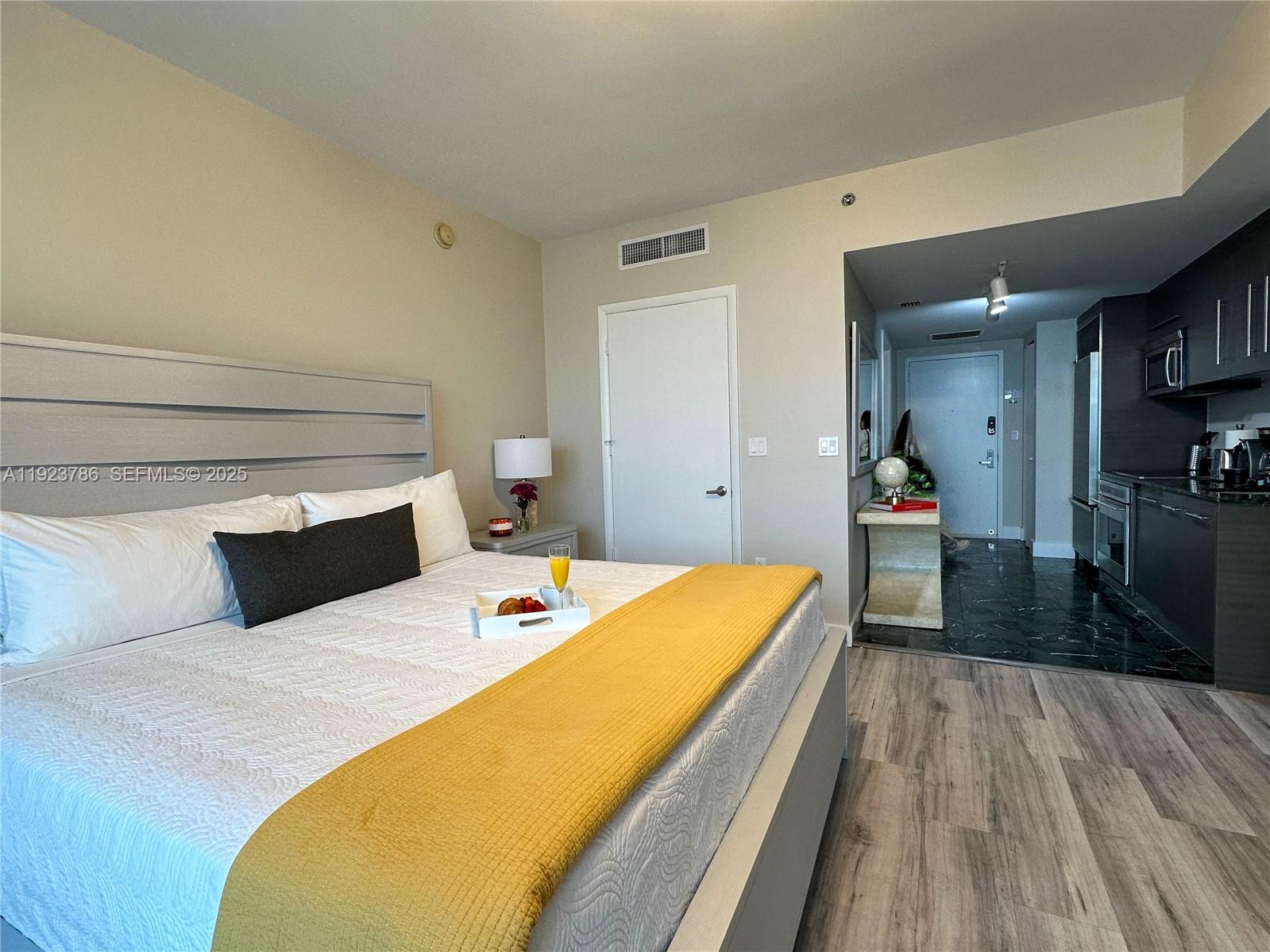 485 Brickell Ave #4405 Miami, FL 33131