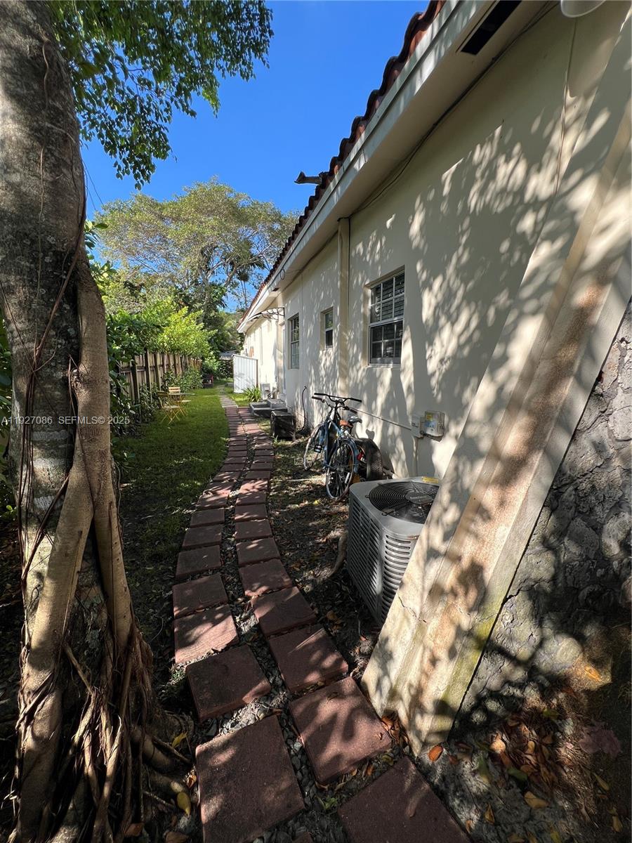 6400 SW 63rd Ave South Miami, FL 33143