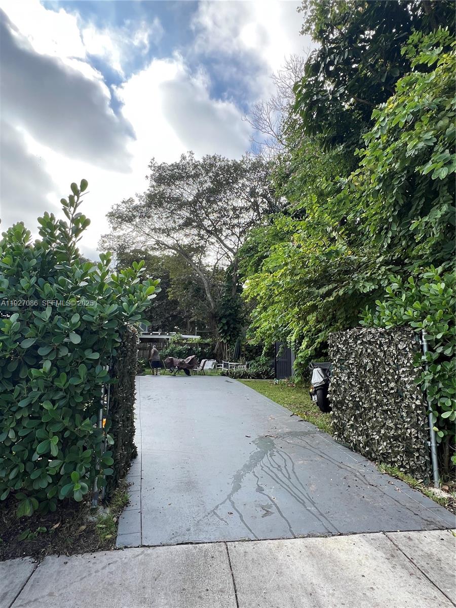 6400 SW 63rd Ave South Miami, FL 33143