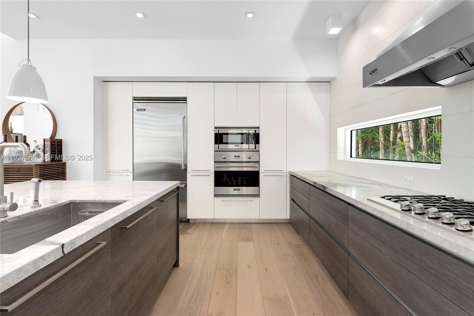 335 W 46th St Miami Beach, FL 33140