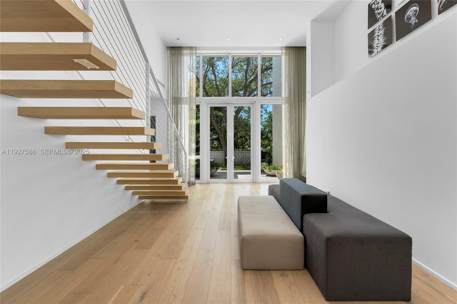 335 W 46th St Miami Beach, FL 33140