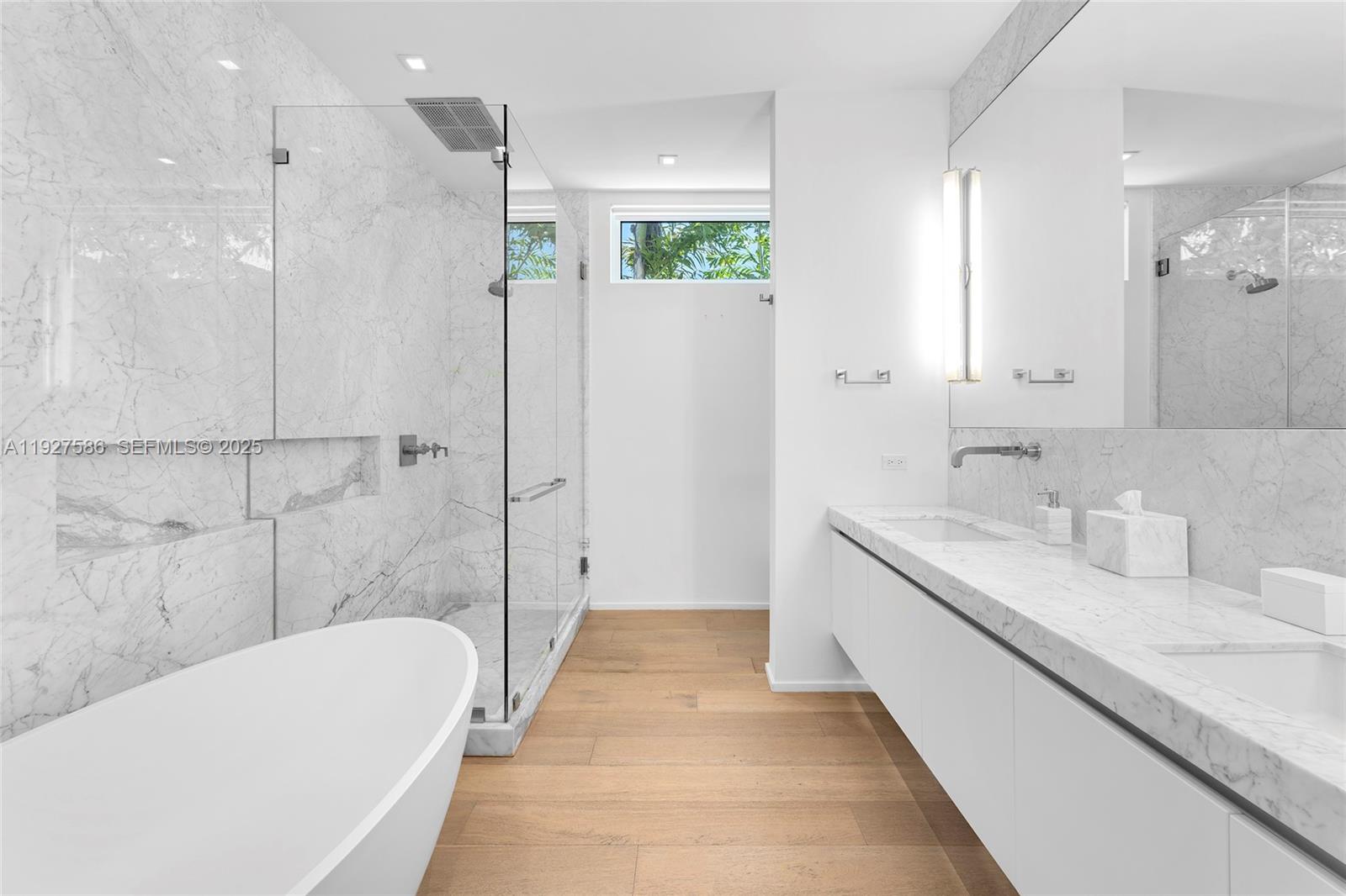 335 W 46th St Miami Beach, FL 33140