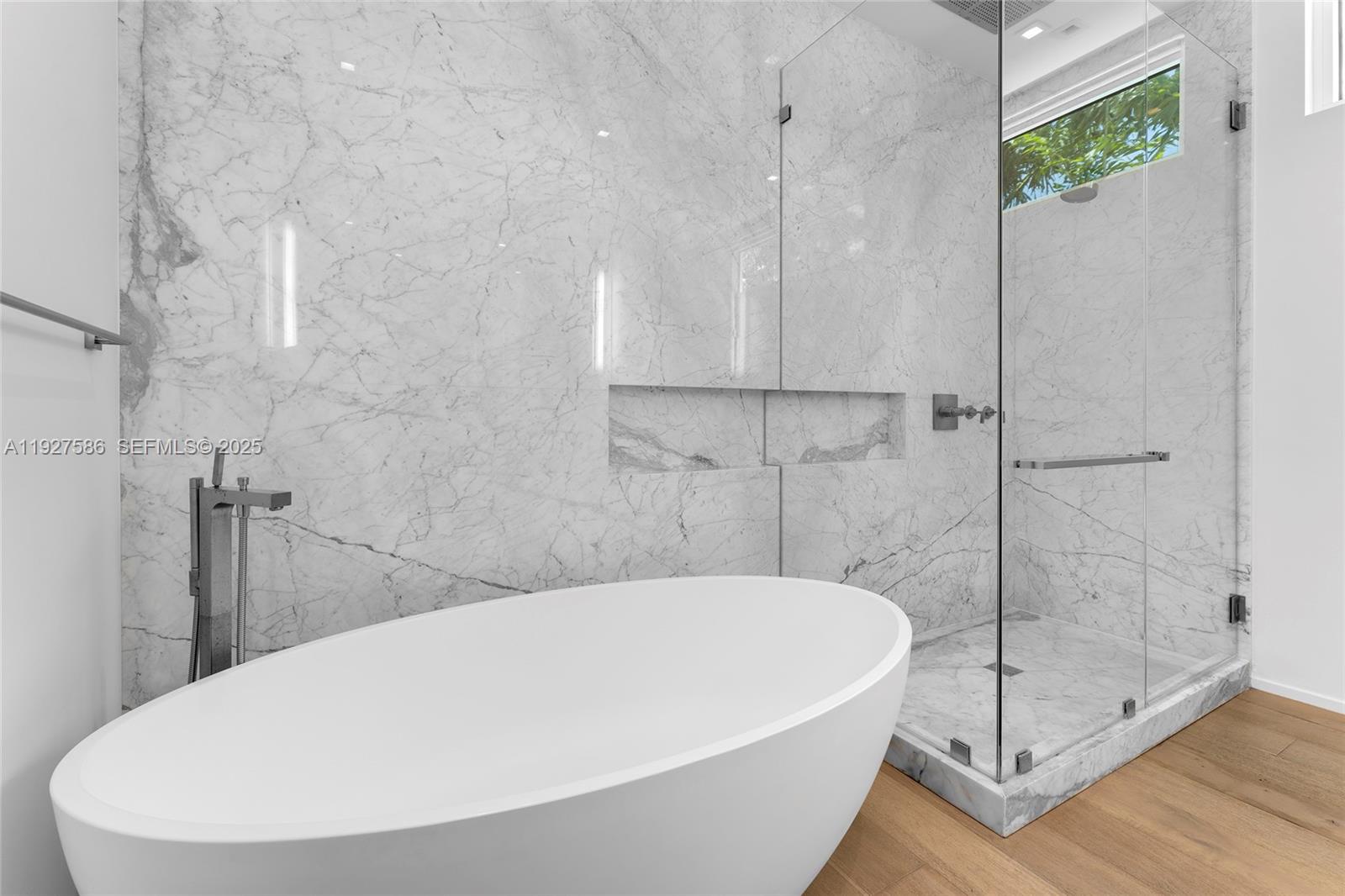 335 W 46th St Miami Beach, FL 33140