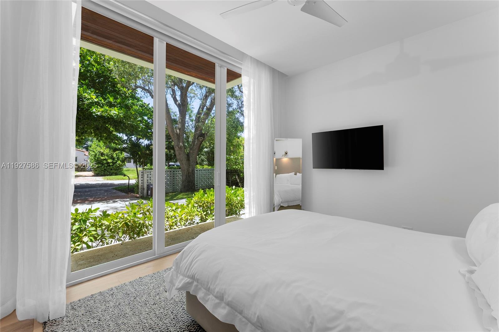 335 W 46th St Miami Beach, FL 33140