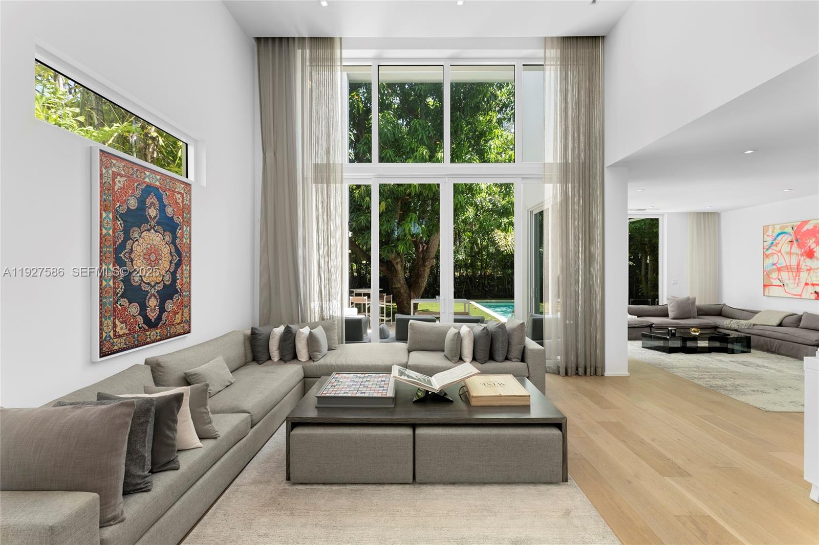 335 W 46th St Miami Beach, FL 33140