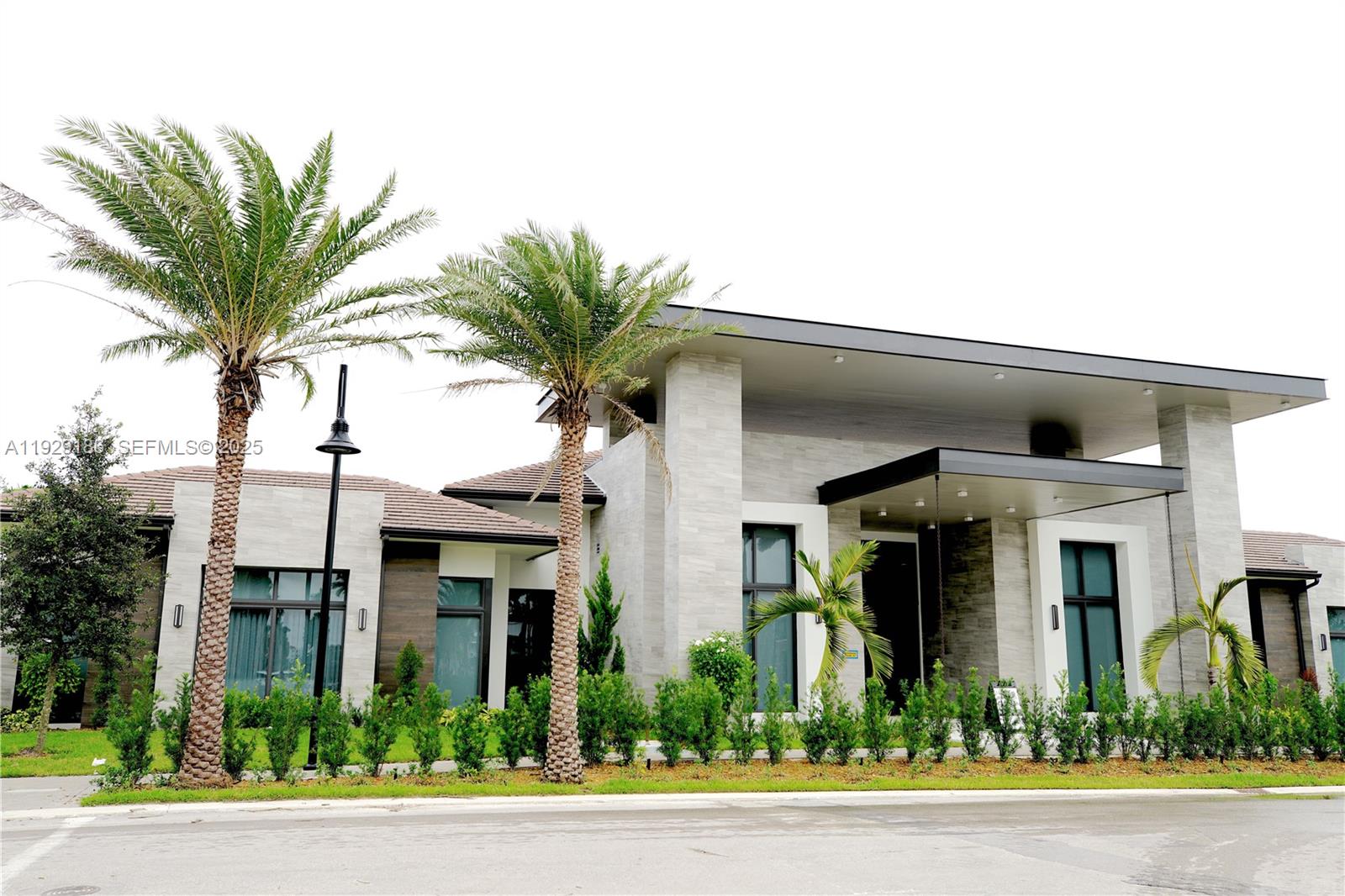 4654 NW 84th Ave Doral, FL 33166