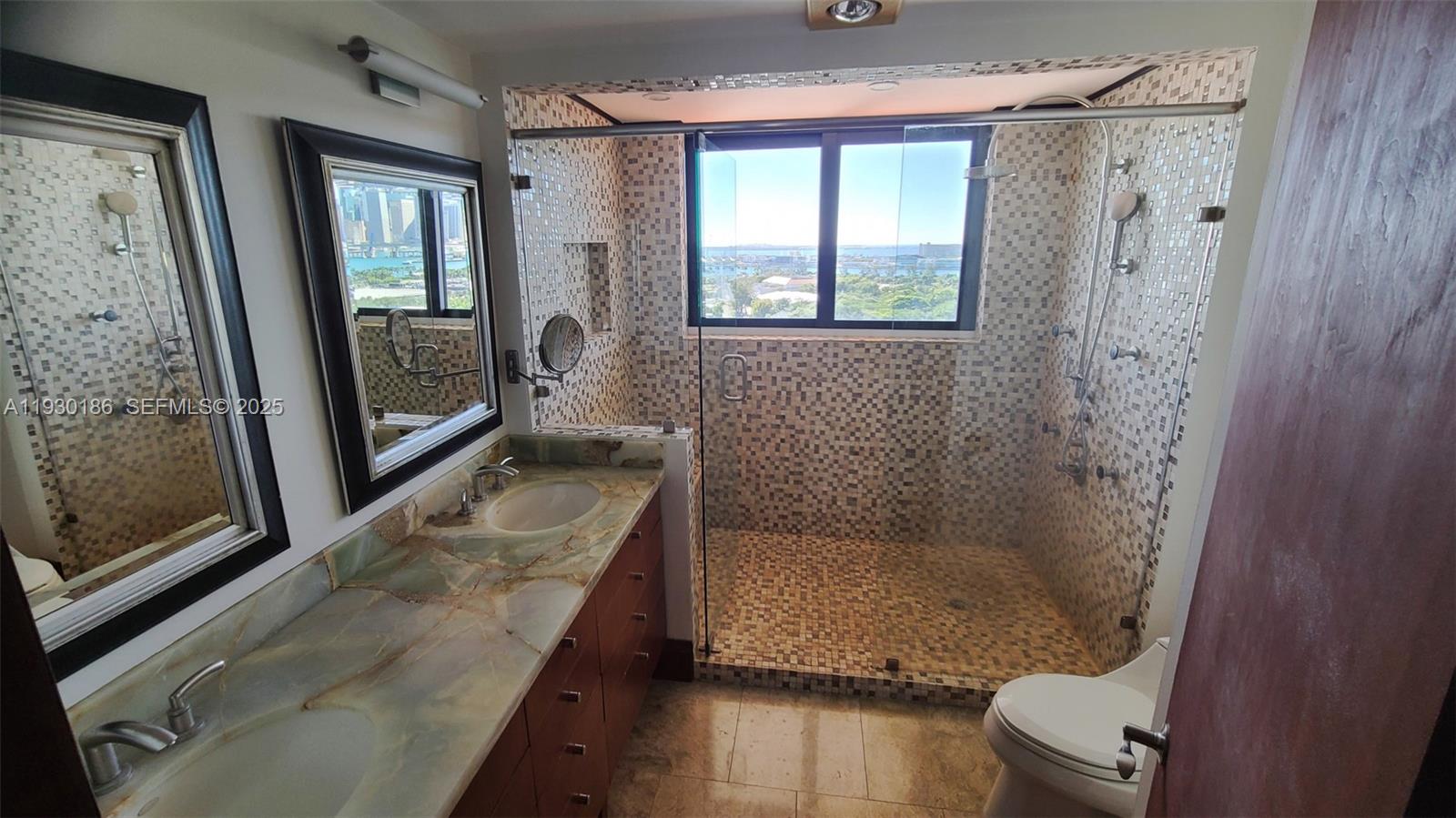 image 1000 Venetian Way16