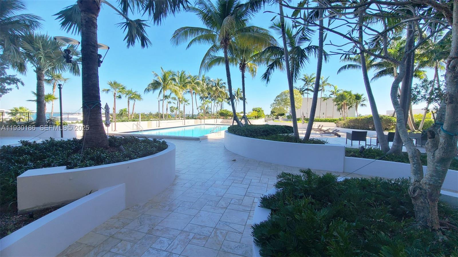 image 1000 Venetian Way24