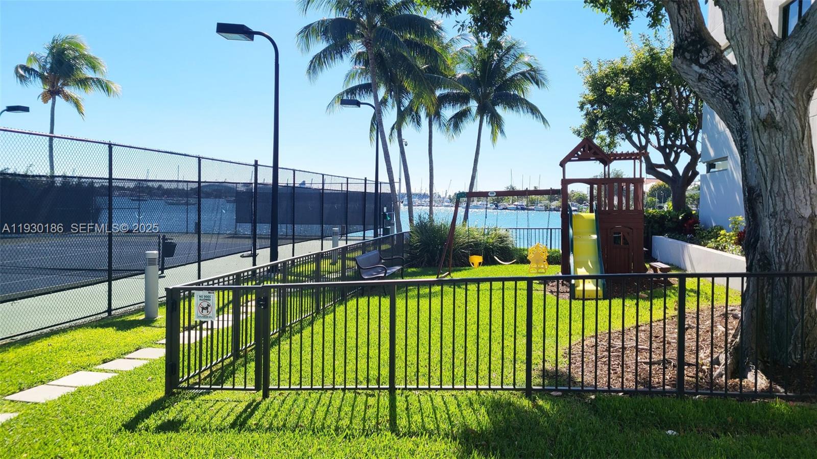 image 1000 Venetian Way30