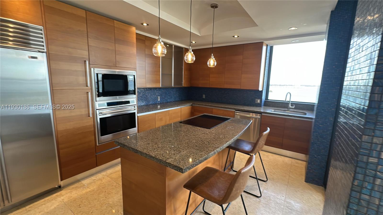 image 1000 Venetian Way7