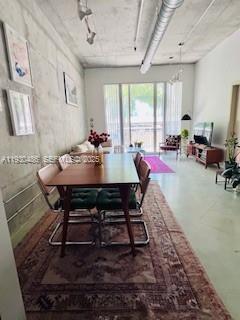 image Cite on the Bay West10