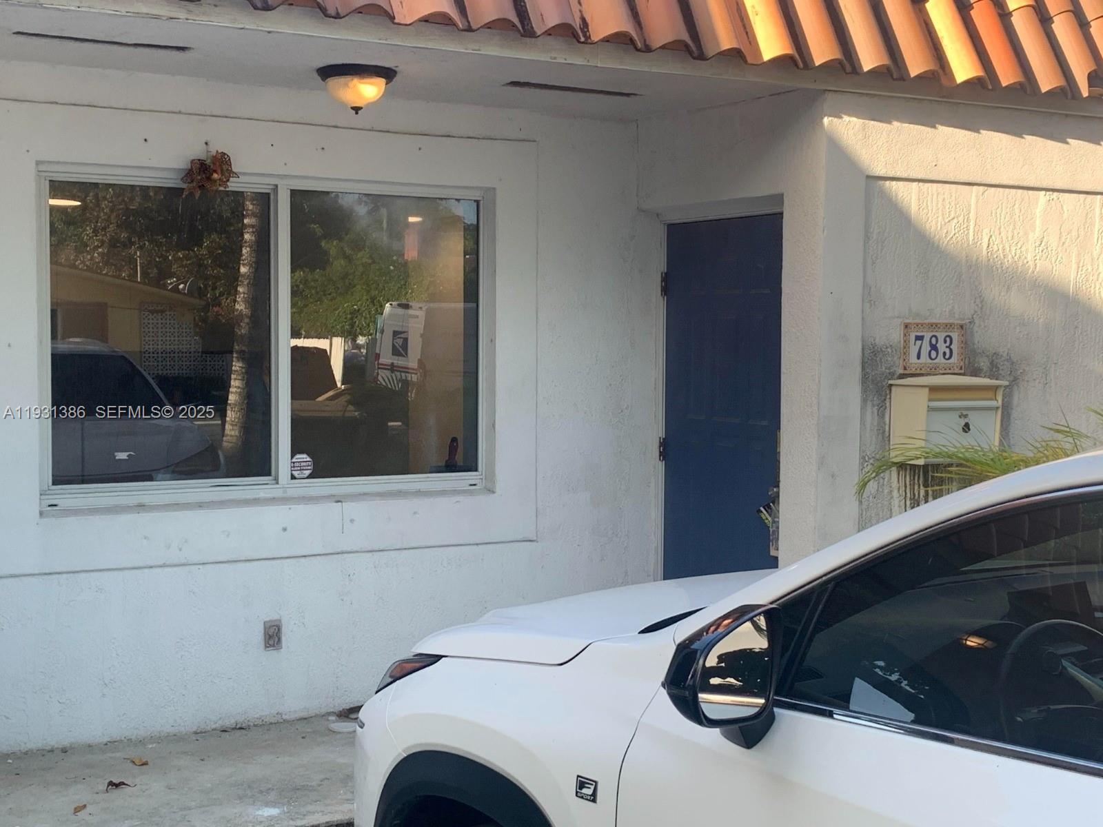 435 NE 139th St #435