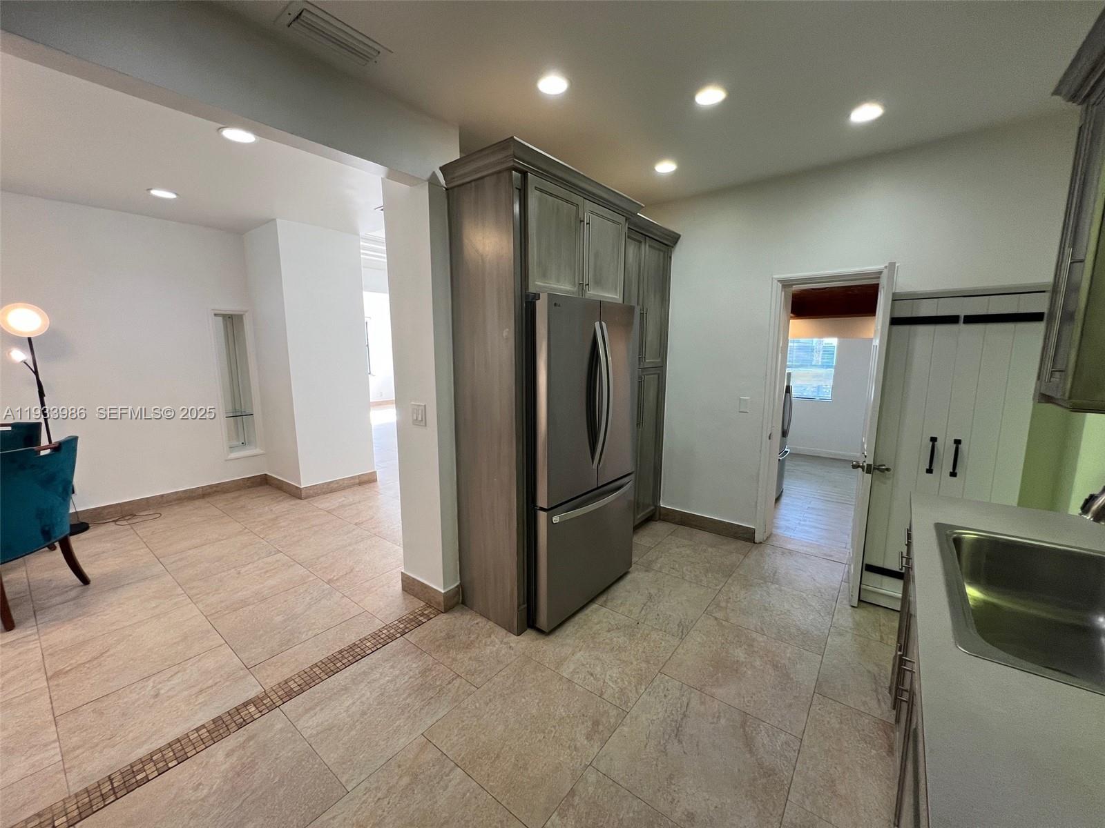 4575 Post Ave Miami Beach, FL 33140