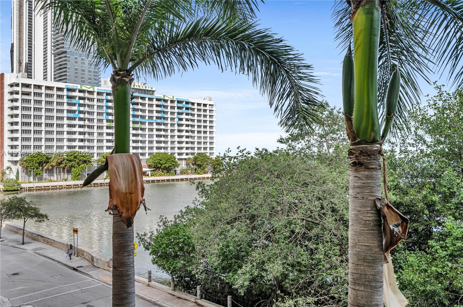 image Cite on the Bay East20