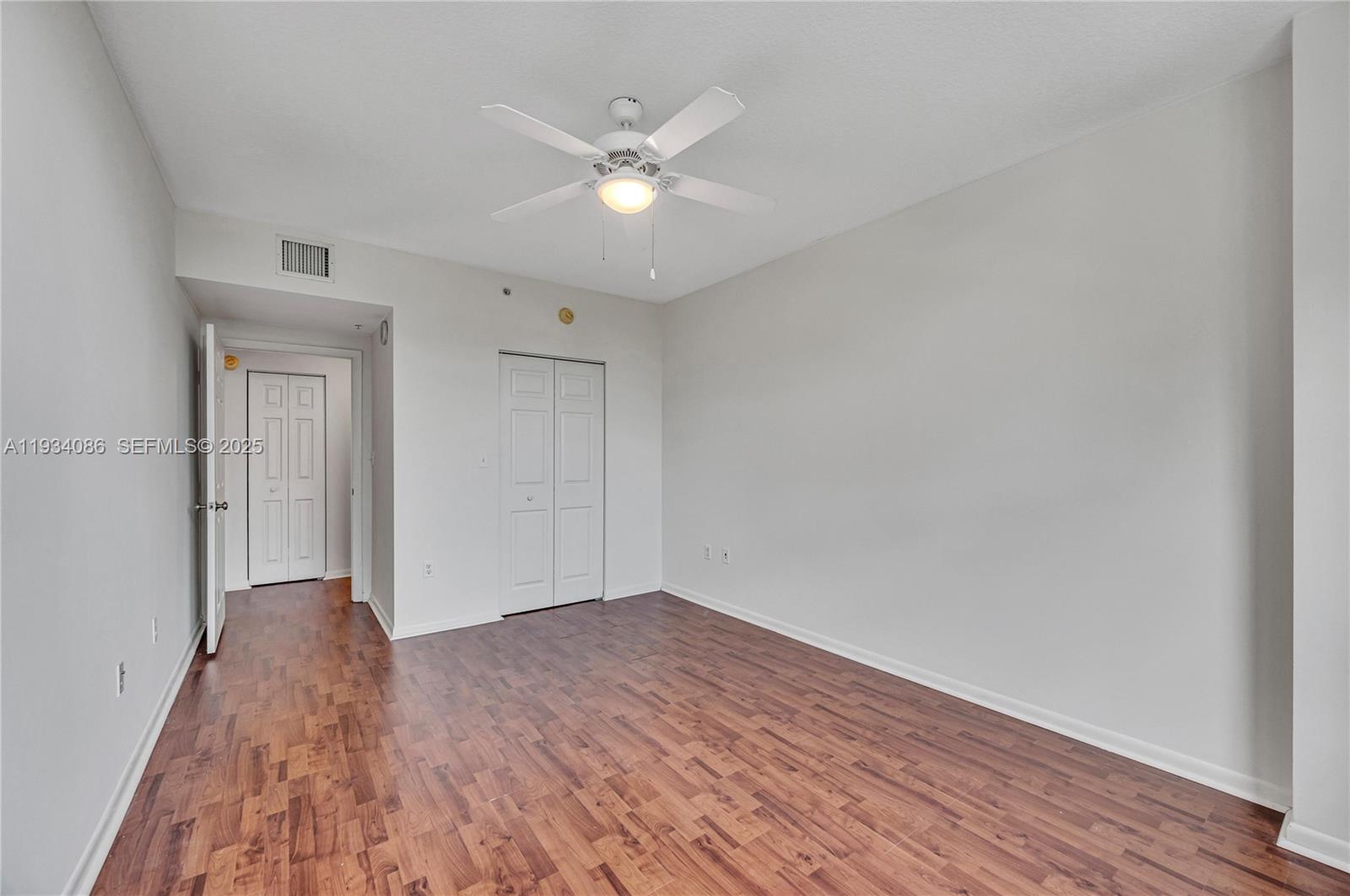 image Cite on the Bay East30