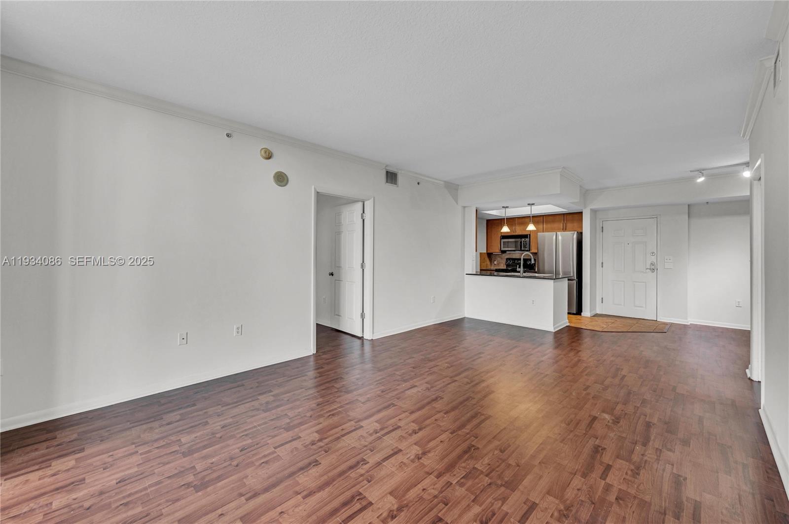 image Cite on the Bay East8