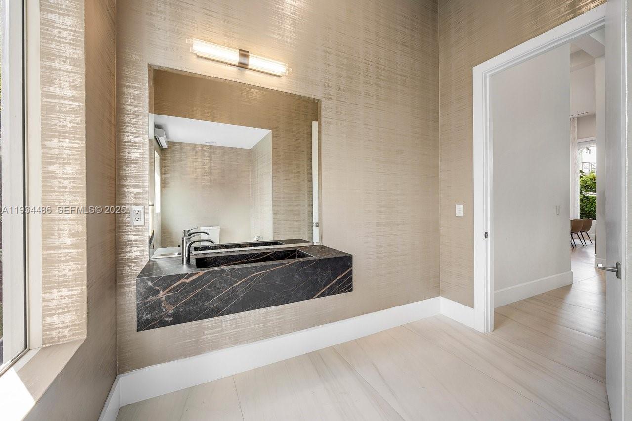 3912 Island Estates Dr Aventura, FL 33160