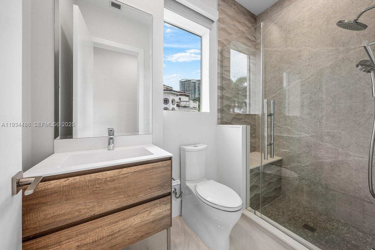 3912 Island Estates Dr Aventura, FL 33160