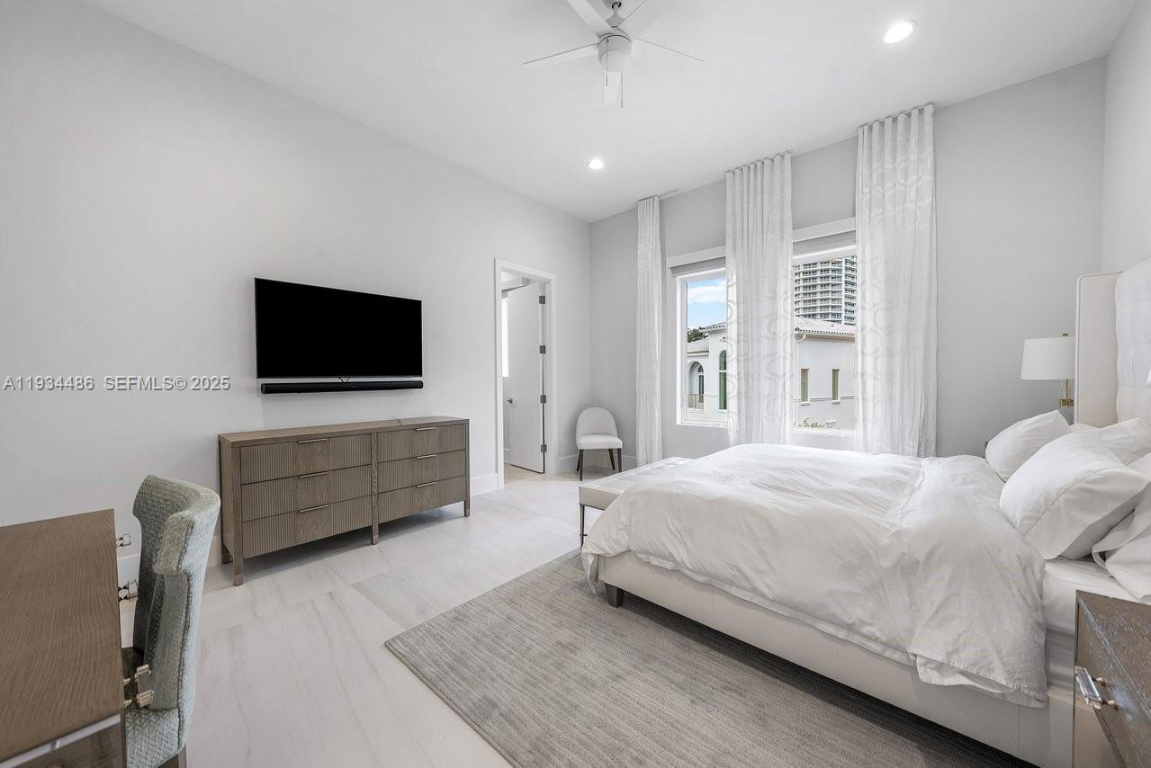 3912 Island Estates Dr Aventura, FL 33160