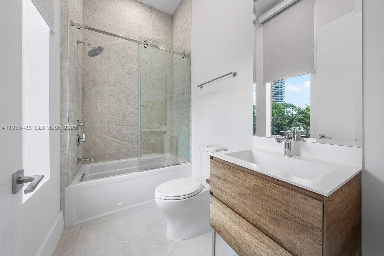 3912 Island Estates Dr Aventura, FL 33160