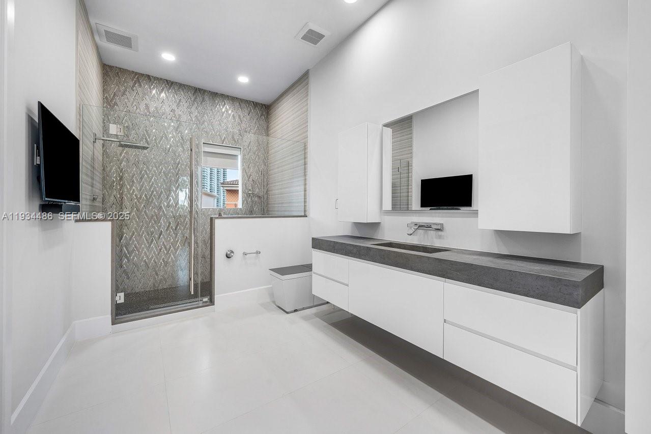 3912 Island Estates Dr Aventura, FL 33160